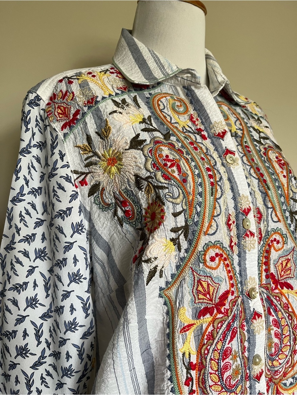 John Mark Women's Oversized Embroidered Boho Blouse Size Small - Picture 5 of 11